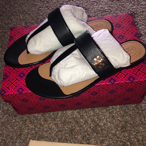 Tory Burch Kira thong sandals. 5.5 - Picture 1 of 4